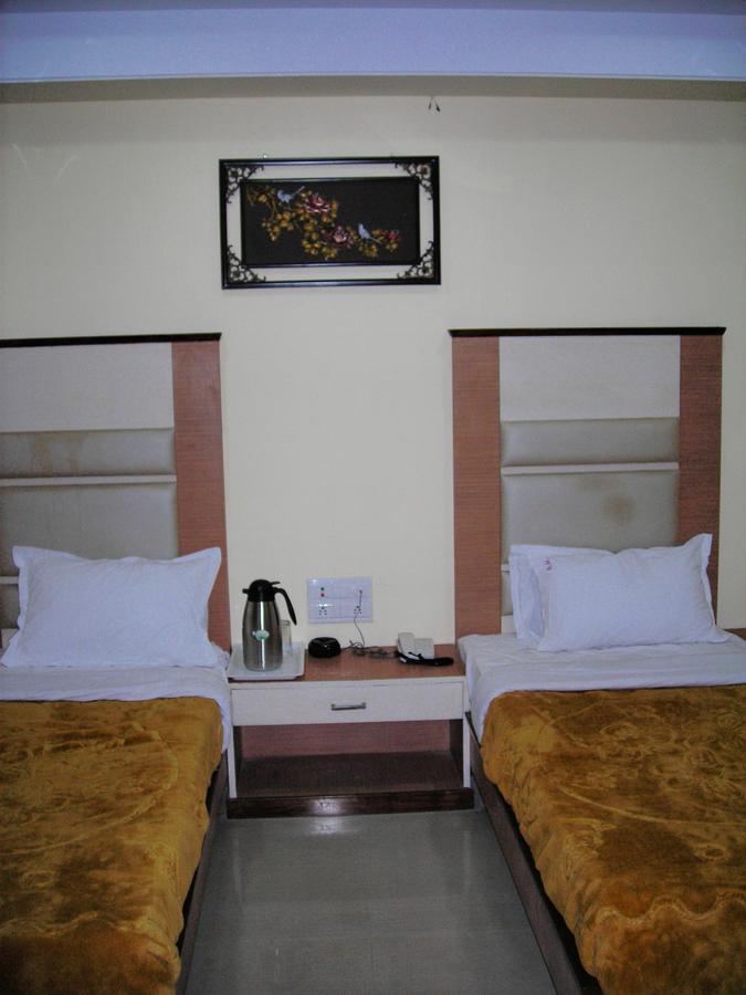 Hotel Dolphin Raipur (Chhattisgarh) Bagian luar foto