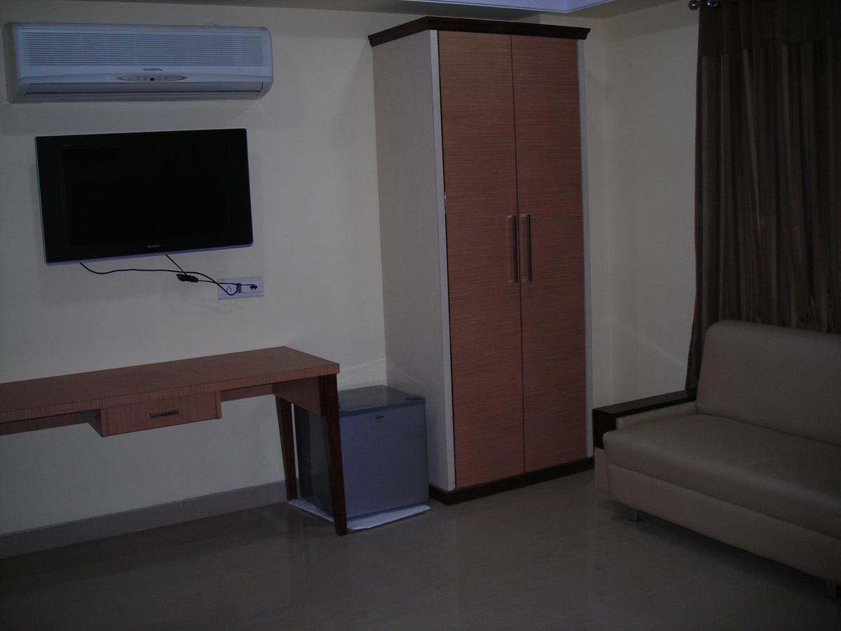 Hotel Dolphin Raipur (Chhattisgarh) Bagian luar foto