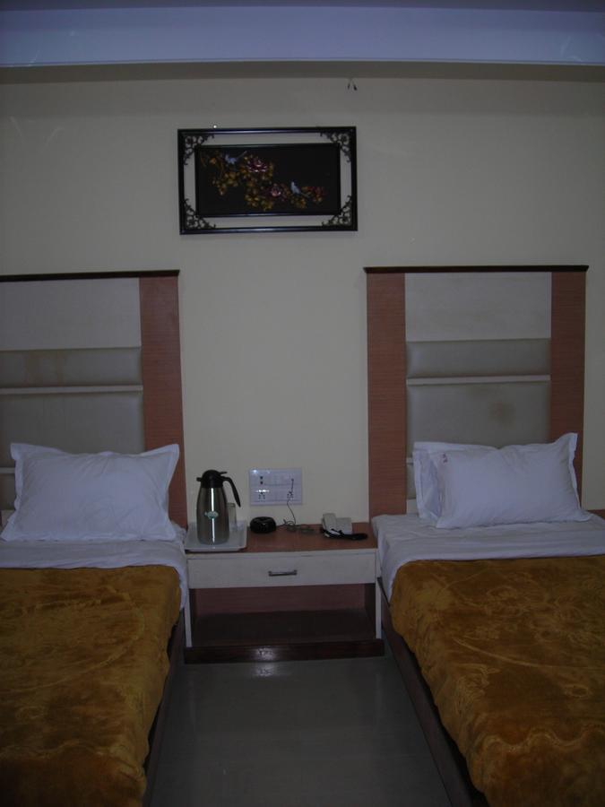 Hotel Dolphin Raipur (Chhattisgarh) Bagian luar foto